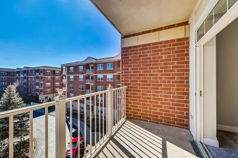 Exterior - 1 Itasca Pl #410, Itasca, IL 60143 photo 5 of 12