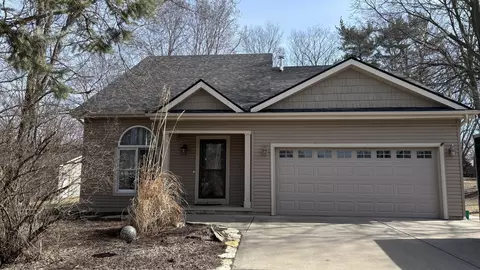 3940 Dixon Dr, Morris, IL 60450