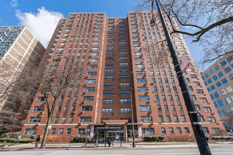 2909 N Sheridan Rd #912, Chicago, IL 60657