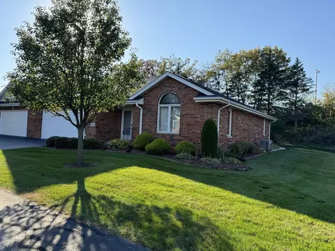 27114 S Fountainview Dr, Crete, IL 60417