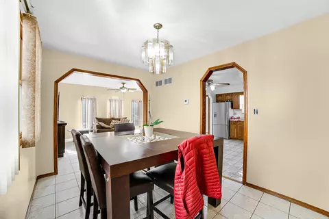 Dining - 7624 W 61st St, Summit, IL 60501 photo 1 of 2