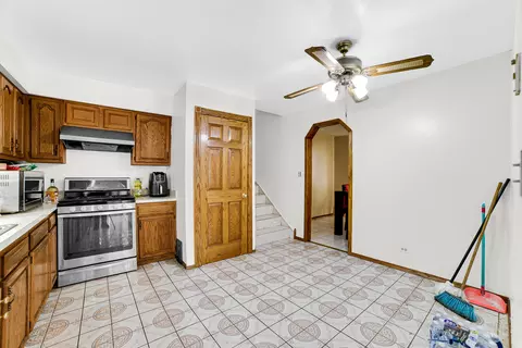 Kitchen - 7624 W 61st St, Summit, IL 60501 photo 3 of 4