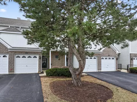 207 Gazebo Ln, Lombard, IL 60148