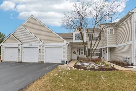 2212 Waterleaf Dr #203, Naperville, IL 60564