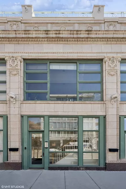 3111 N Greenview Ave, Chicago, IL 60657