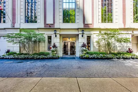 1122 N Dearborn St #8C, Chicago, IL 60610