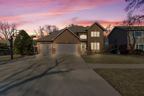 4908 Paxton Rd, Oak Lawn, IL 60453