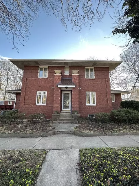 708 S Busey Ave, Urbana, IL 61801