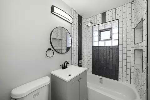 Bath - 368 W 17th St, Chicago Heights, IL 60411 photo 1 of 1