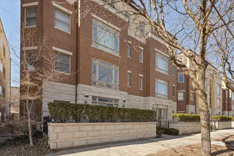 3426 N Ashland Ave #4S, Chicago, IL 60657