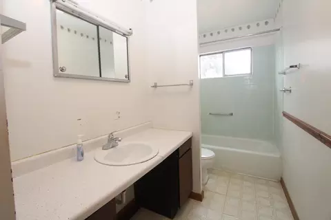 Bath - 1832 Root St, Crest Hill, IL 60403 photo 1 of 1