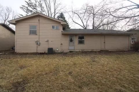 Exterior - 1832 Root St, Crest Hill, IL 60403 photo 5 of 7