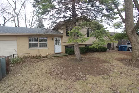 Exterior - 1832 Root St, Crest Hill, IL 60403 photo 2 of 7