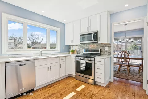 Kitchen - 1616 Emerson Ct, Wheaton, IL 60189 photo 3 of 4