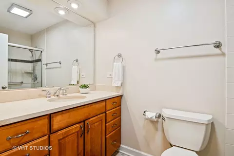 Bath - 1616 Emerson Ct, Wheaton, IL 60189 photo 1 of 2