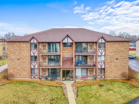 17525 71st Ct #3C, Tinley Park, IL 60477