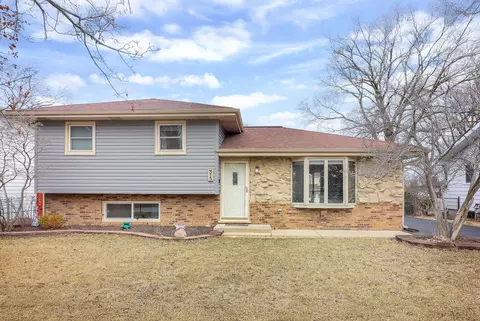 315 Rosehill Dr, Lemont, IL 60439