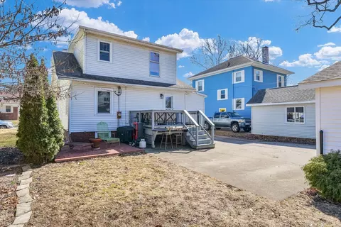 Exterior - 207 Willard Ave, Bloomington, IL 61701 photo 7 of 8