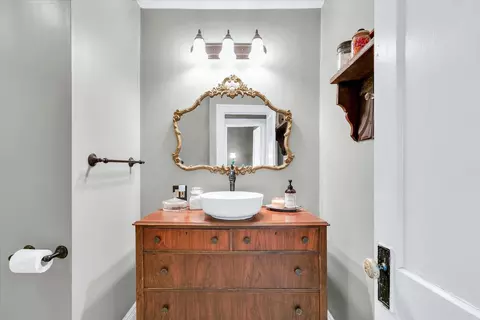 Bath - 207 Willard Ave, Bloomington, IL 61701 photo 2 of 3