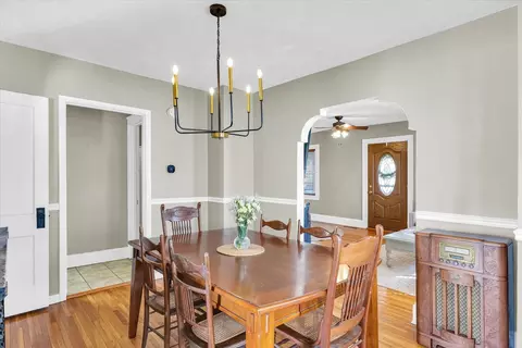 Dining - 207 Willard Ave, Bloomington, IL 61701 photo 3 of 4