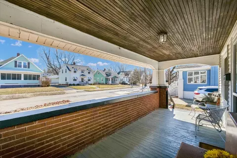 Exterior - 207 Willard Ave, Bloomington, IL 61701 photo 3 of 8