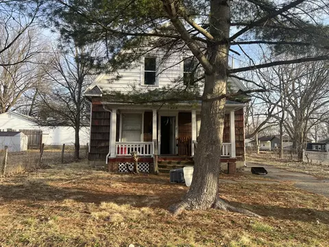 809 W Columbia St, Danville, IL 61832