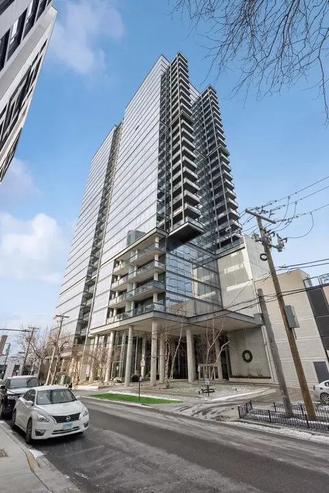 860 W Blackhawk St #502, Chicago, IL 60642