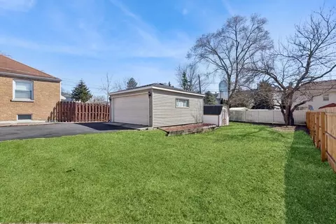 Exterior - 492 W Verret St, Elmhurst, IL 60126 photo 2 of 2