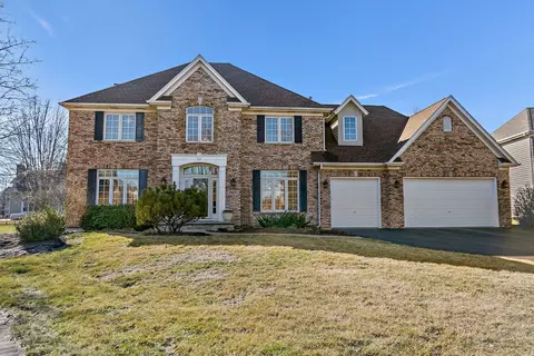 39 W283 Sheldon Ct, Geneva, IL 60134