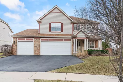1691 Montclair Dr, Elgin, IL 60123