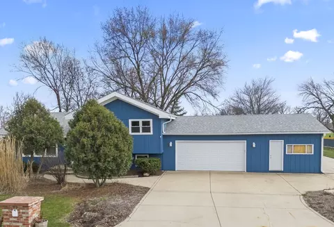 30 W325 Pomeroy St, West Chicago, IL 60185