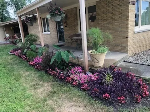 Exterior - 2807 Ridge Rd, Lansing, IL 60438 photo 2 of 7