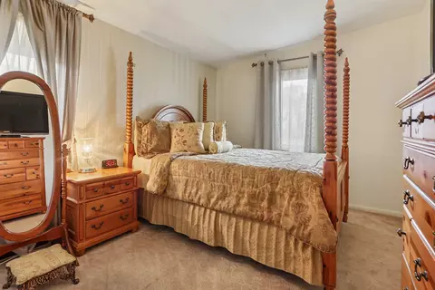 Bedroom - 2807 Ridge Rd, Lansing, IL 60438 photo 1 of 3