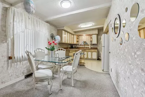 Dining - 2807 Ridge Rd, Lansing, IL 60438 photo 2 of 2