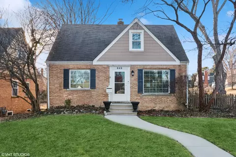 842 Pick St, Wheaton, IL 60187