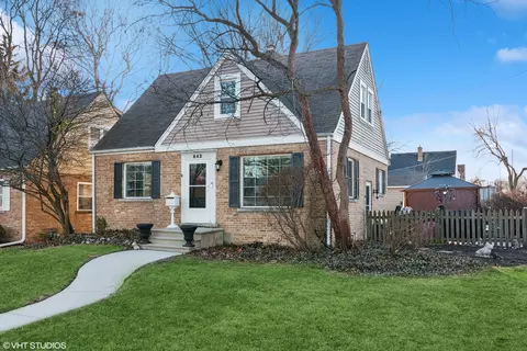 842 Pick St, Wheaton, IL 60187 photo 2