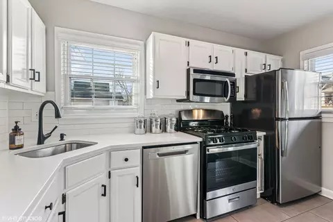 842 Pick St, Wheaton, IL 60187 photo 8