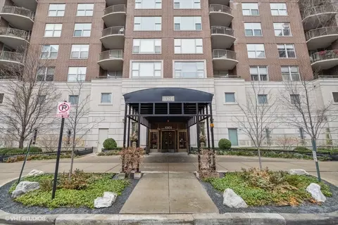 1301 N Dearborn St #1305, Chicago, IL 60610