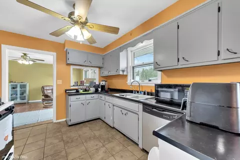 1537 W Budd Blvd, Kankakee, IL 60901 photo 3