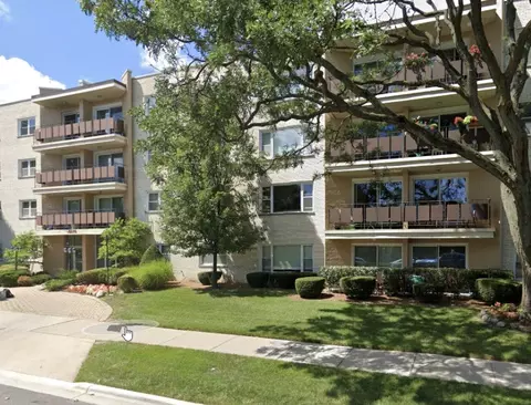 8210 Elmwood Ave #415, Skokie, IL 60077