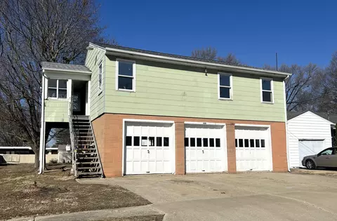 508 S 8th St, Oregon, IL 61061
