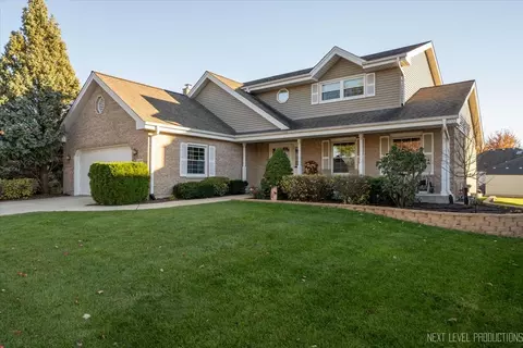 1305 Hastings Rd, Woodridge, IL 60517