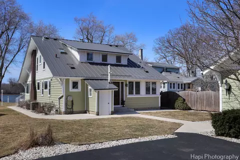 Exterior - 205 S Emerald Dr, Mchenry, IL 60051 photo 8 of 12