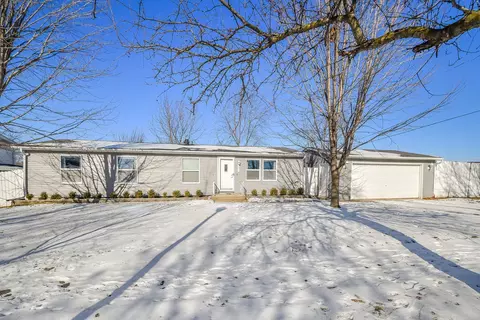 3810 Cambridge Dr, Park City, IL 60085