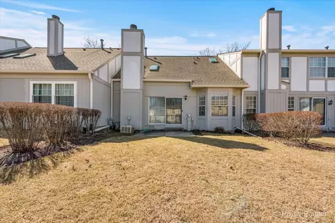 Exterior - 4547 Burnham Dr, Hoffman Estates, IL 60192 photo 3 of 4