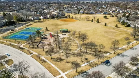 View/Area - 4547 Burnham Dr, Hoffman Estates, IL 60192 photo 3 of 4