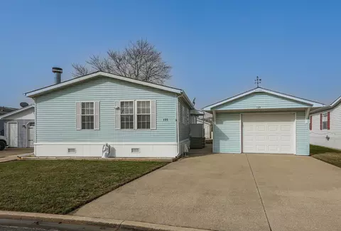 135 Vermont Dr, Manteno, IL 60950
