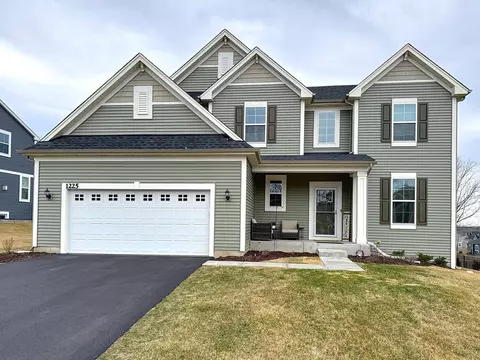 1225 Larswood Ct, Crystal Lake, IL 60012