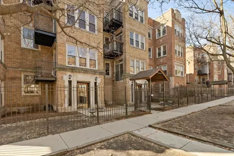 1637 W Pratt Blvd #2W, Chicago, IL 60626