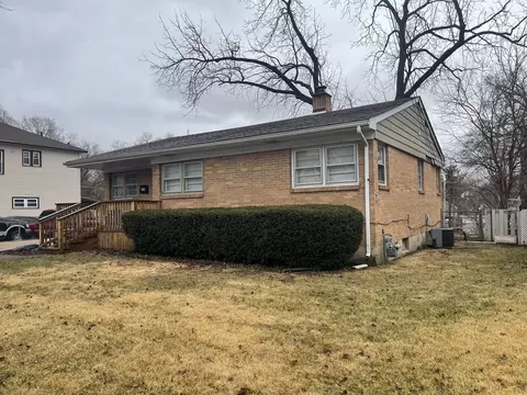 833 North Ave, Aurora, IL 60505 photo 2